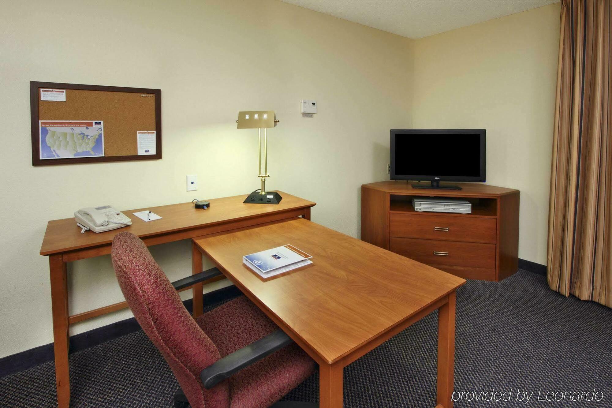 Hotel Candlewood Rogers-bentonville By Ihg 2*